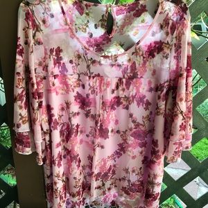 NWOT Pretty Blouse Lg